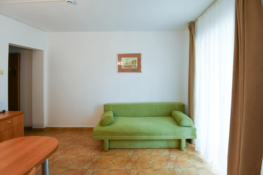 Complex Modern Mamaia