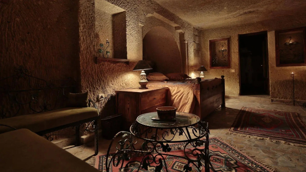 Maccan Cave Hotel