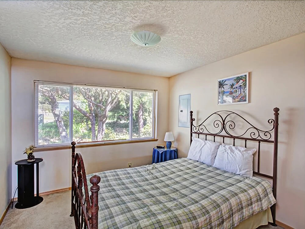 Oceanside Perch 3 Br home by RedAwning