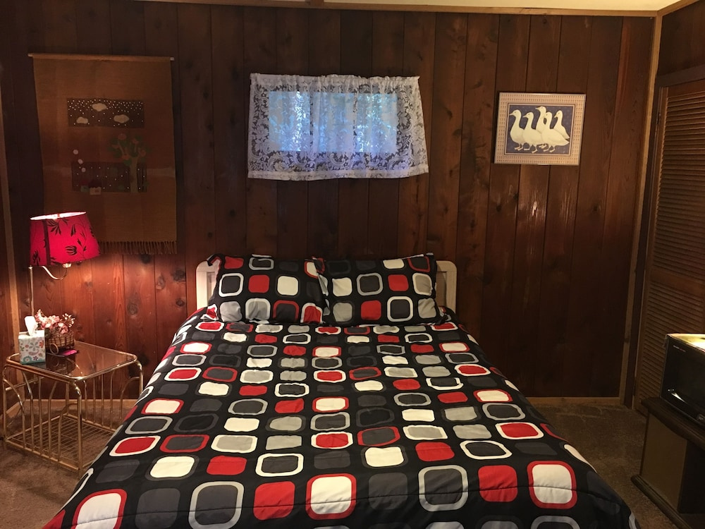 Gateway Inn & Cabins