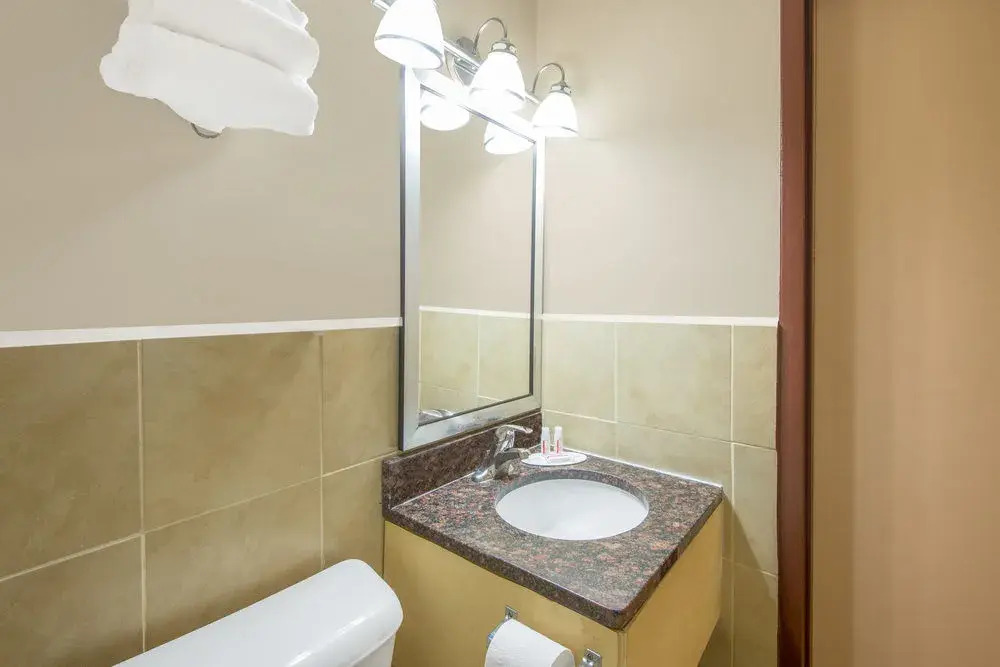 Super 8 by Wyndham Cleveland