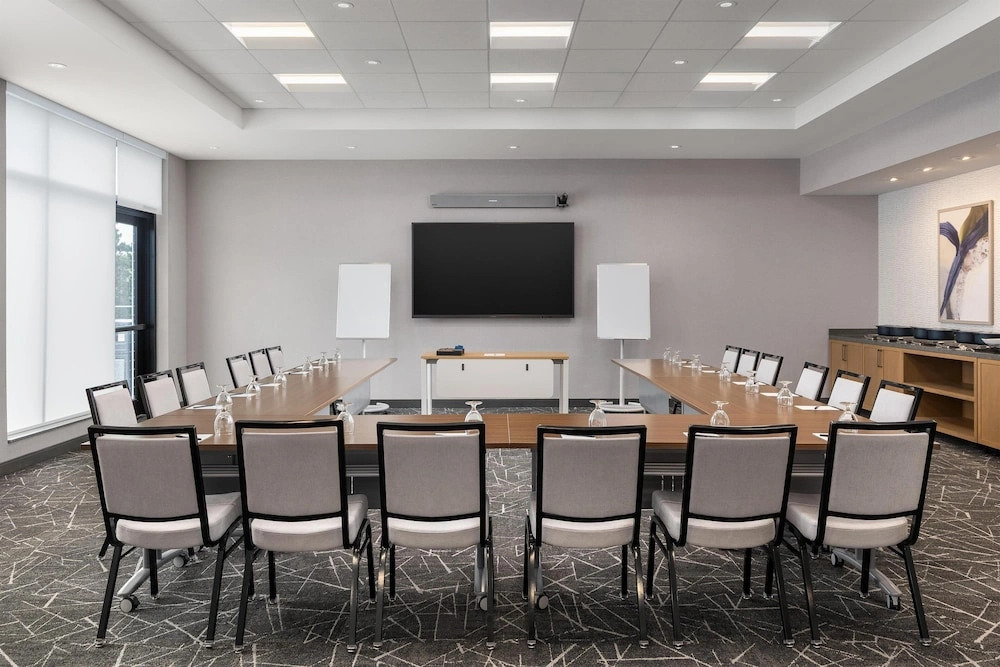 Hyatt Place Toronto Airport