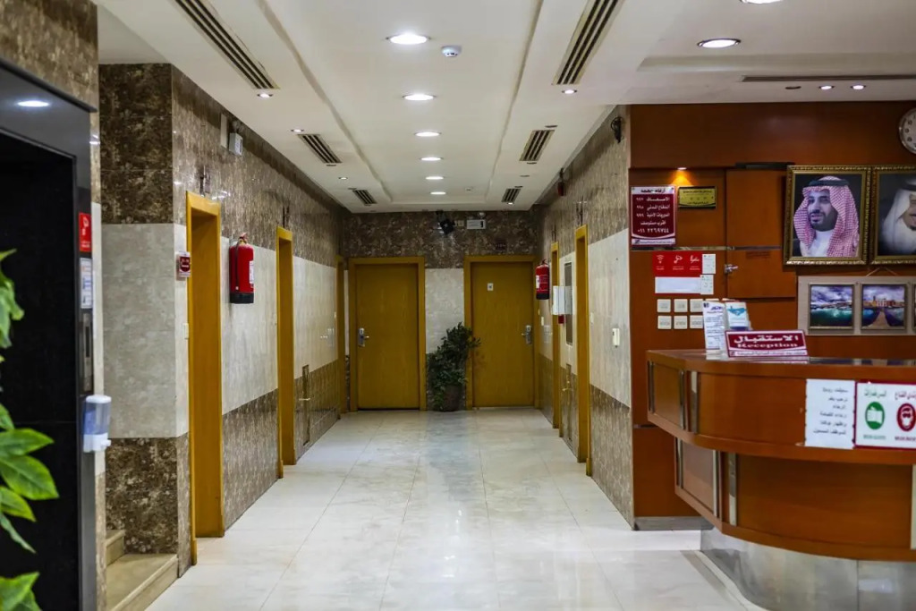 Silent Room Hotel by OYO Rooms