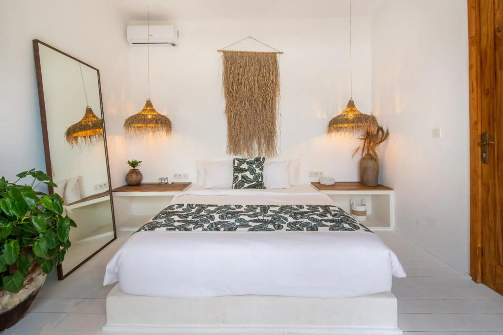 NEW! Rustic Interior design Private Villa 3 BR Umalas w staff 25 Disc