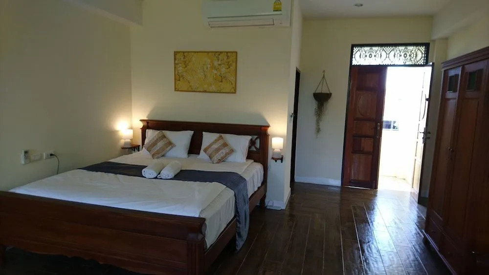 FeelGood Suites