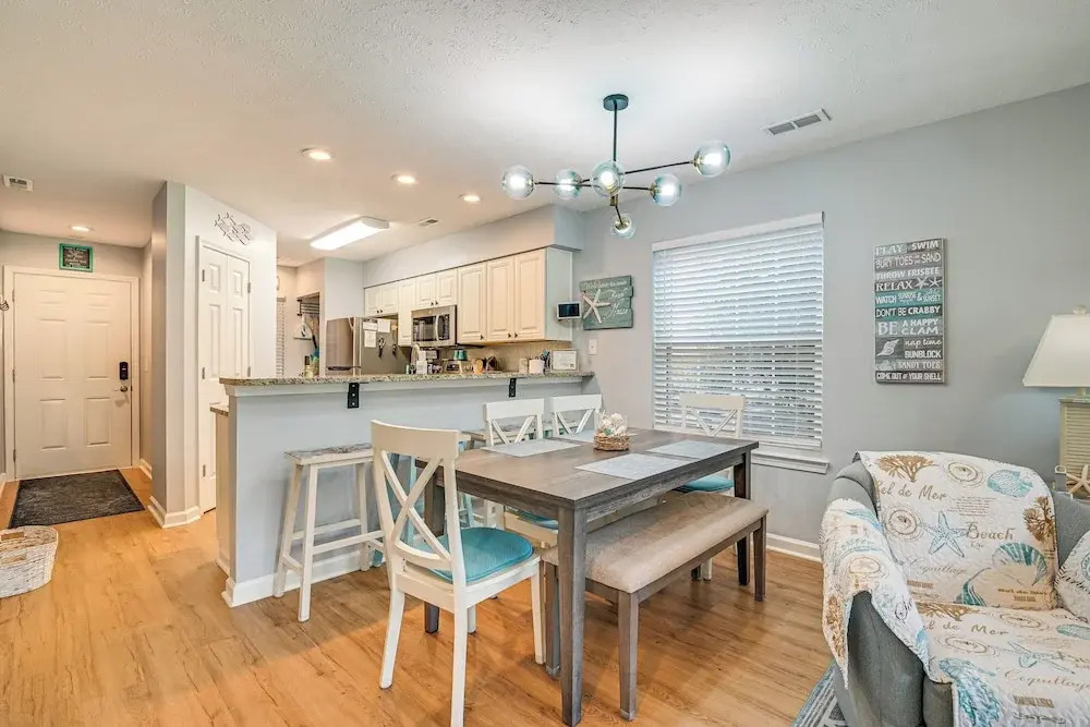 1st-floor Condo w/ Pool on Intracoastal Waterway!