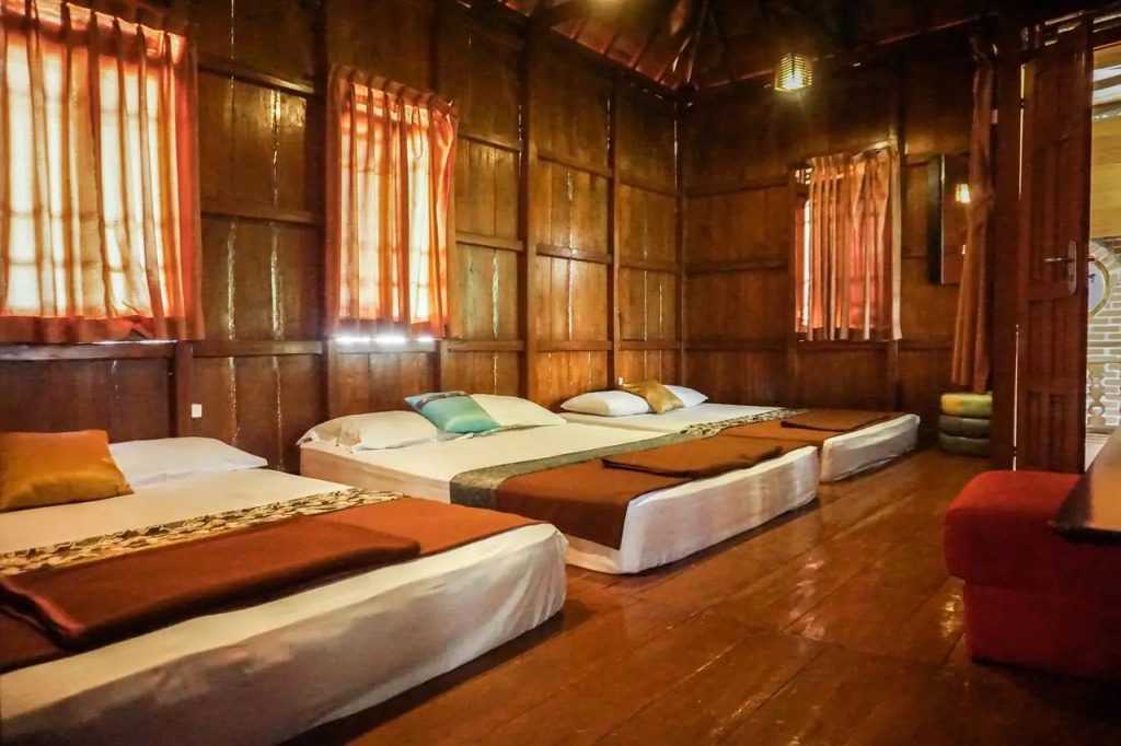 Bantal Guling Villa