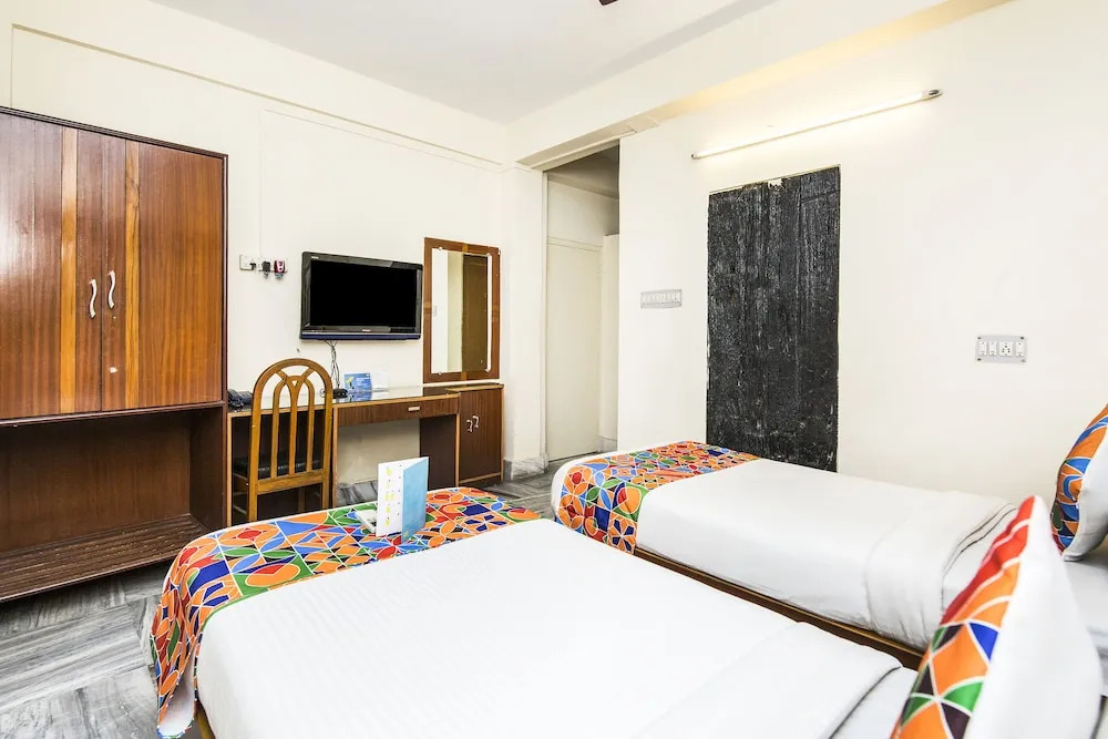 FabHotel Serena II