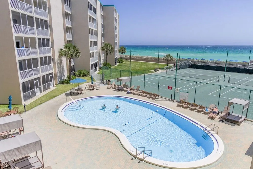 Gulf Shore Condo #310 - 2 Br condo by RedAwning