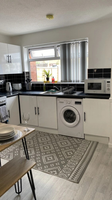 Bv Luxury Spacious 3 Bedroom House At Isaac Close