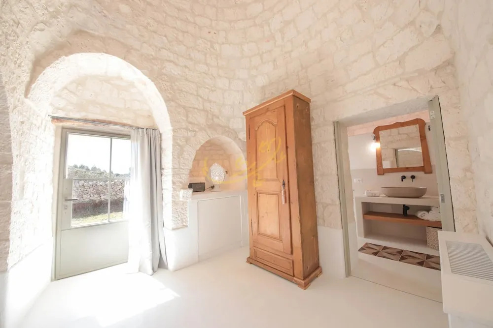 TD I Coni di Pinur Trulli With Scenic Valley View