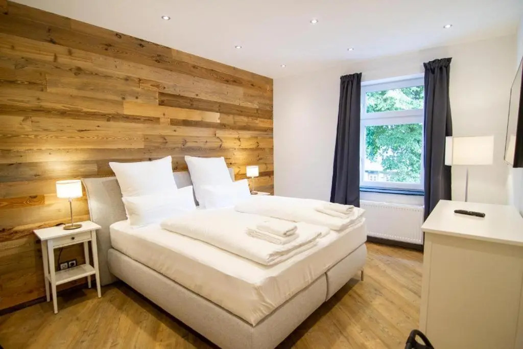 Schiefer Suite Hotel & Apartments