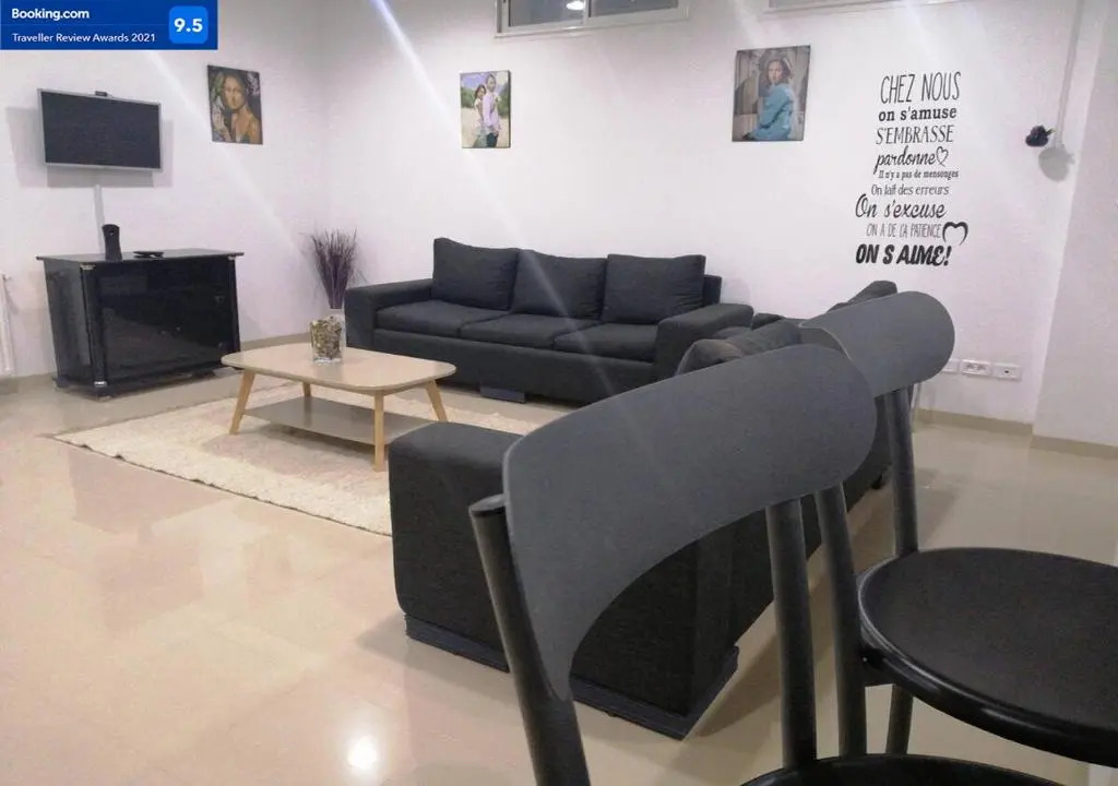 Studio Très bien situé au Jardin d el menzah 1