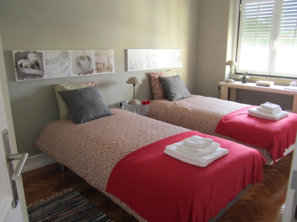 Alvalade II Airport Guest House