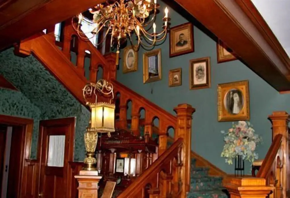 The Brumder Mansion