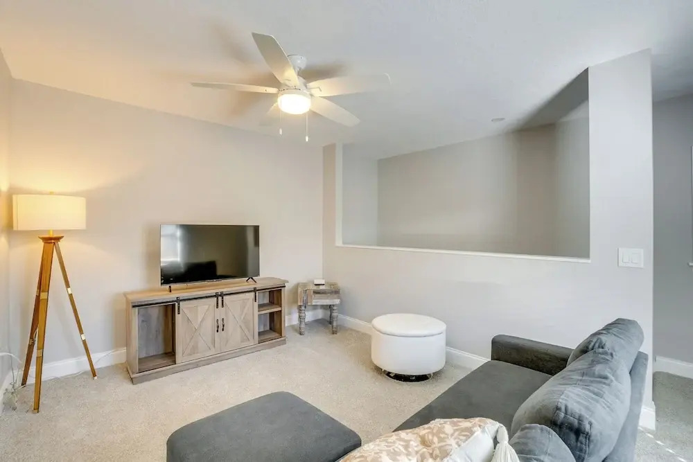 4 Mi to Siesta Key: Family Getaway w/ Balcony
