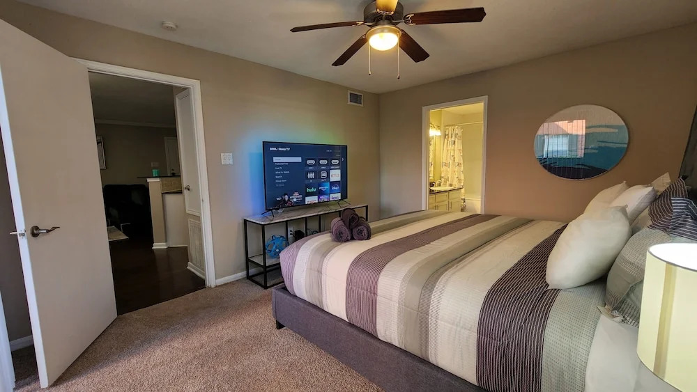 Near Nrg - Book For Rodeo - 2 Bedroom 2 Bath - Resort Style Pool