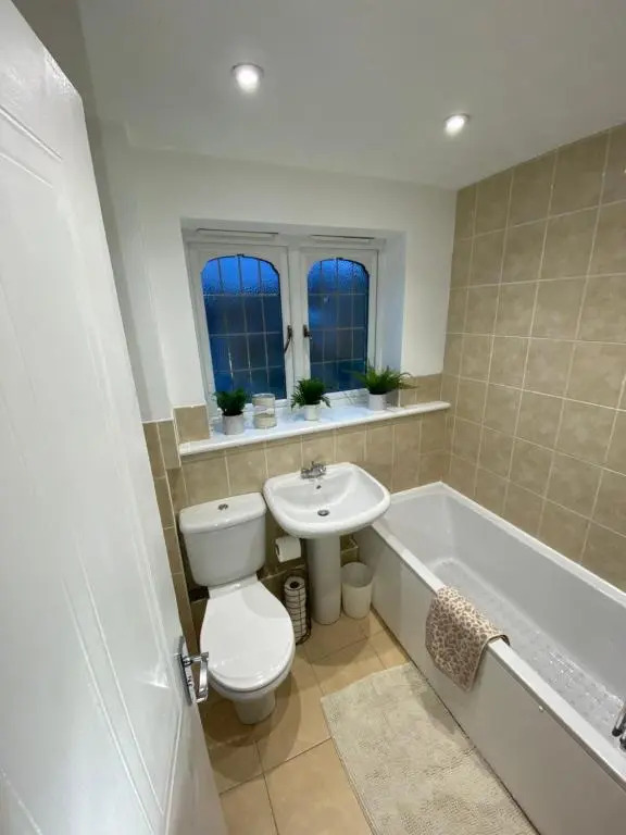 Lovely family home, 5 minutes from the beach