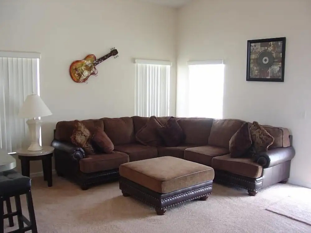 Ahr208 - Hampton Lakes - 5 Bed 3 Baths Villa