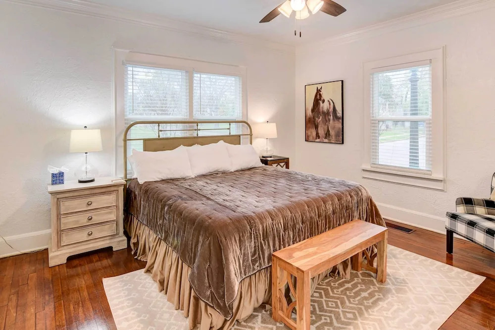 2 Mi to Dtwn: Waco Home w/ Shared Yard