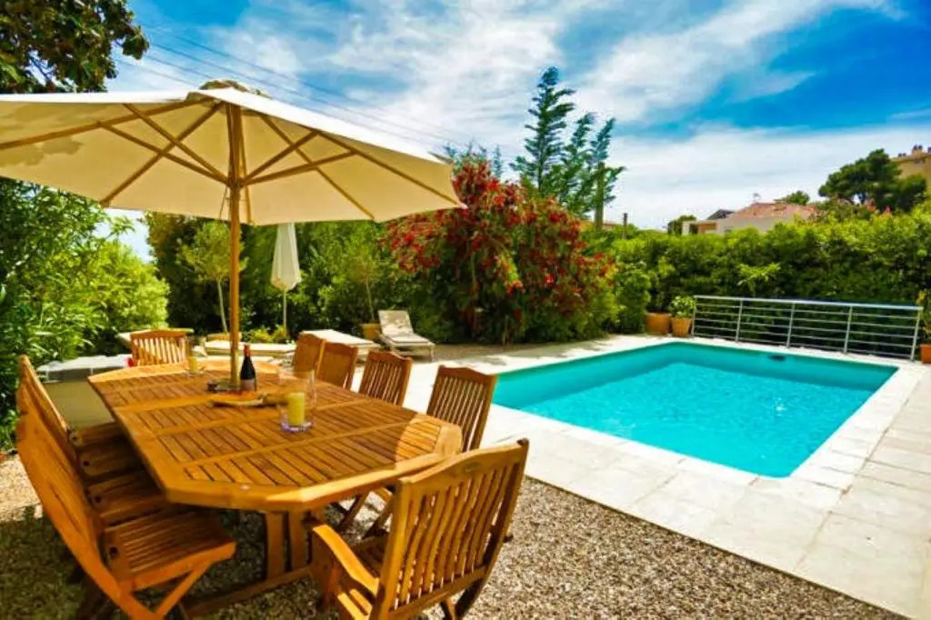 Beautiful early 1900's classic villa sea views