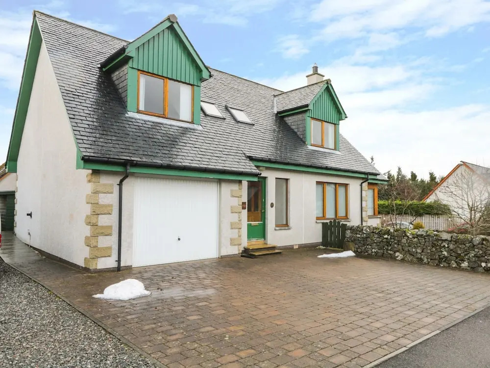 12 Loch Na Leoba Road