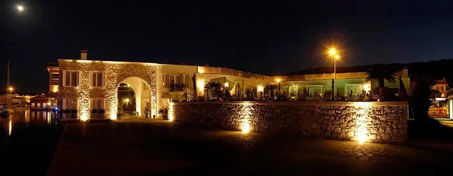 Cesme Marina Konukevi
