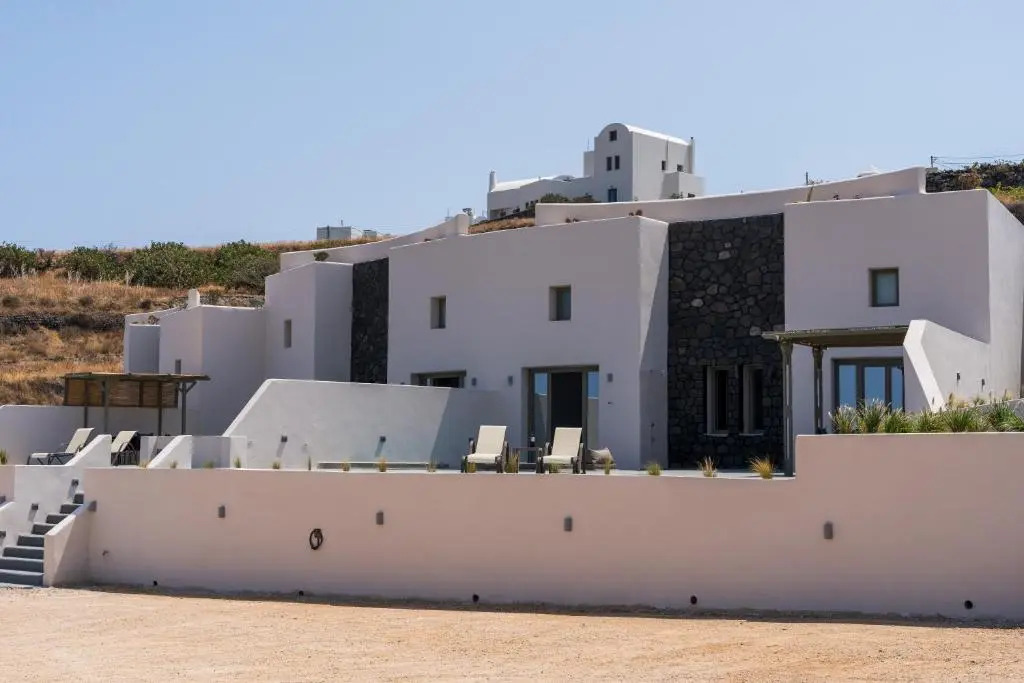 Lavadoze Luxury Suites