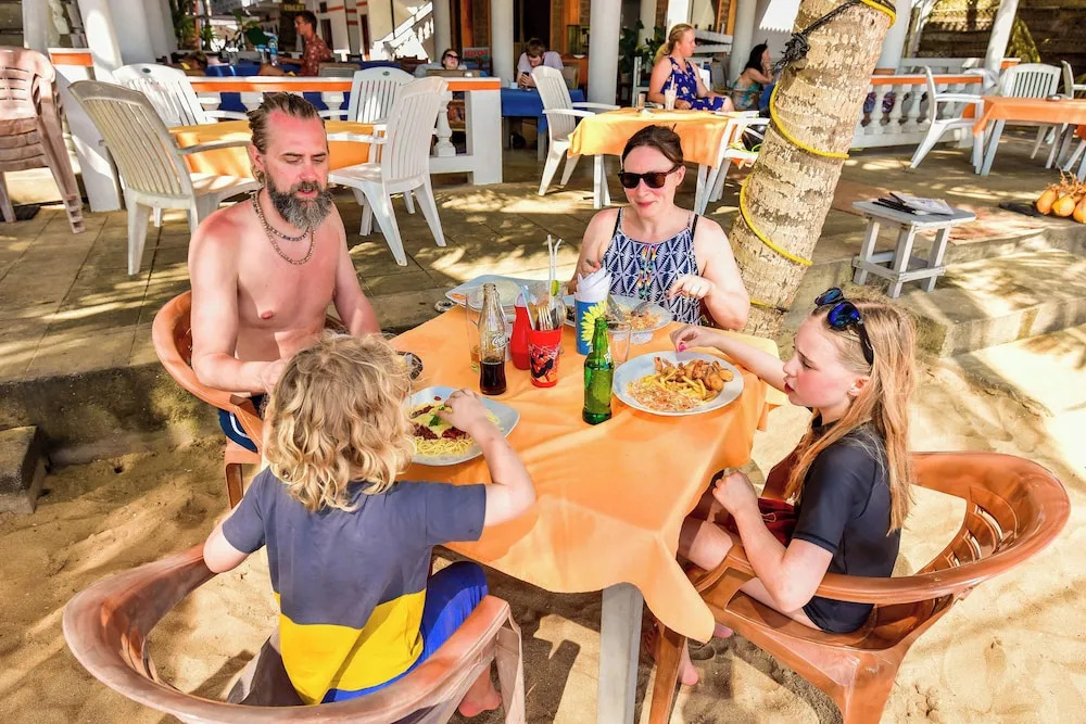 International Beach Hotel & Restaurant