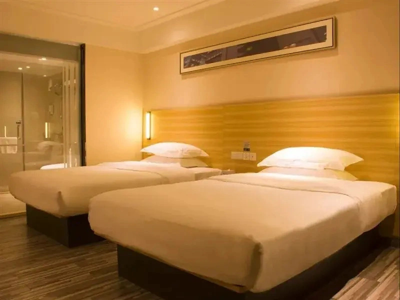 City Comfort Inn Hotel