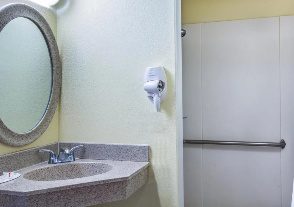 Motel 6 Riviera Beach FL