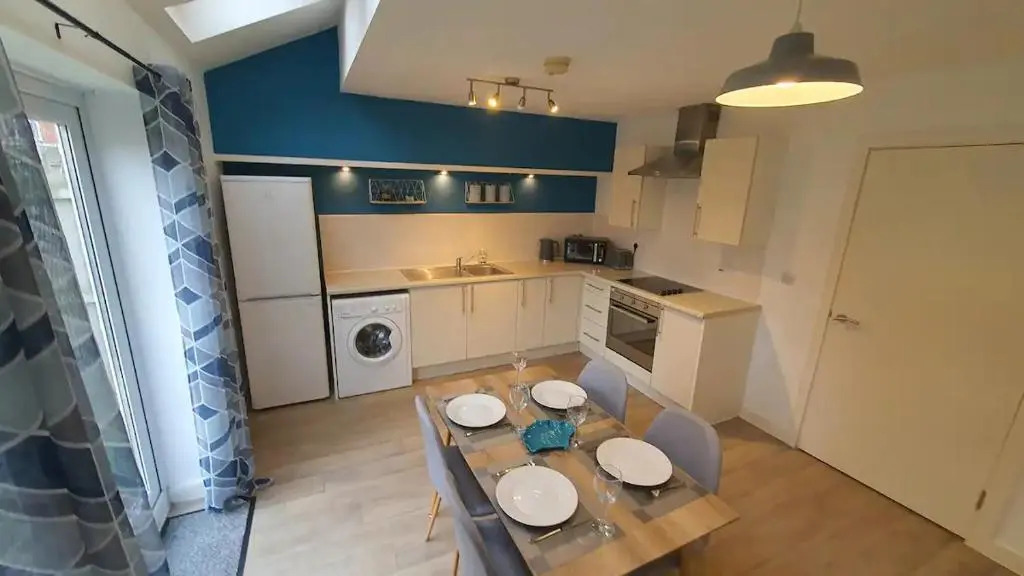 Rest&Recharge @ Robert Hall House by MediaCity (3-Bedroom, 2.5 Bathrooms, Free Parking)