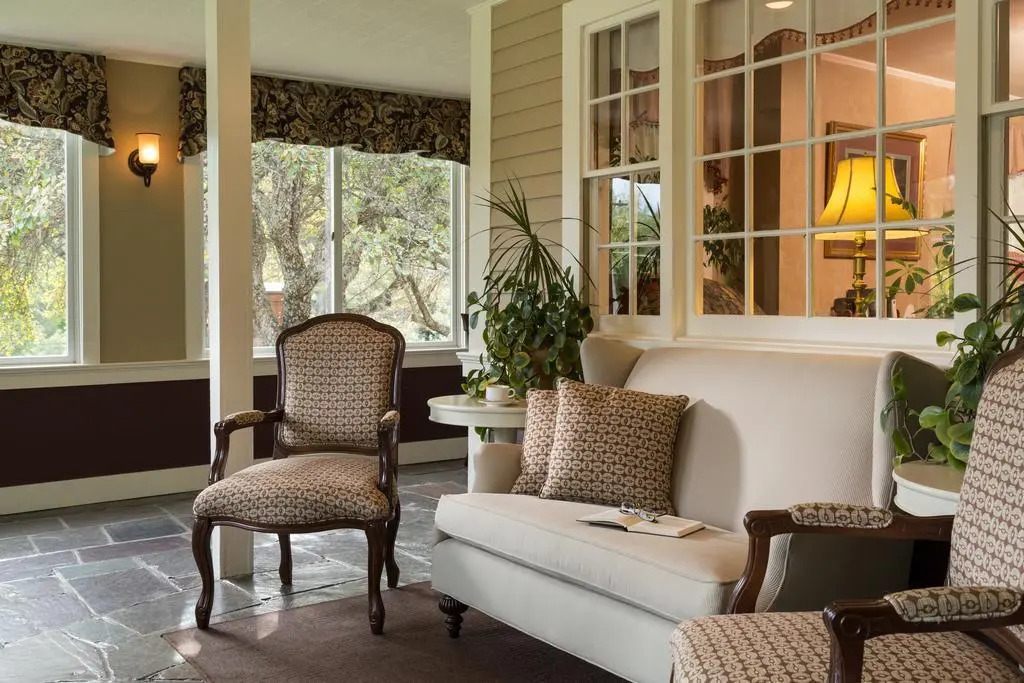 Inn at Pleasant Lake