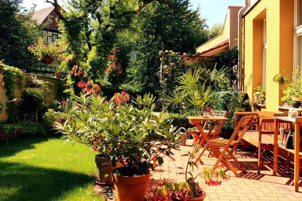 Ferienwohnungen-Stobenstrasse-de # Terrasse # Parkplatz