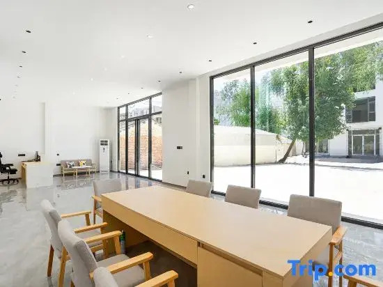 Liangqi Mountain House Homestay (Beihai Silver Beach)