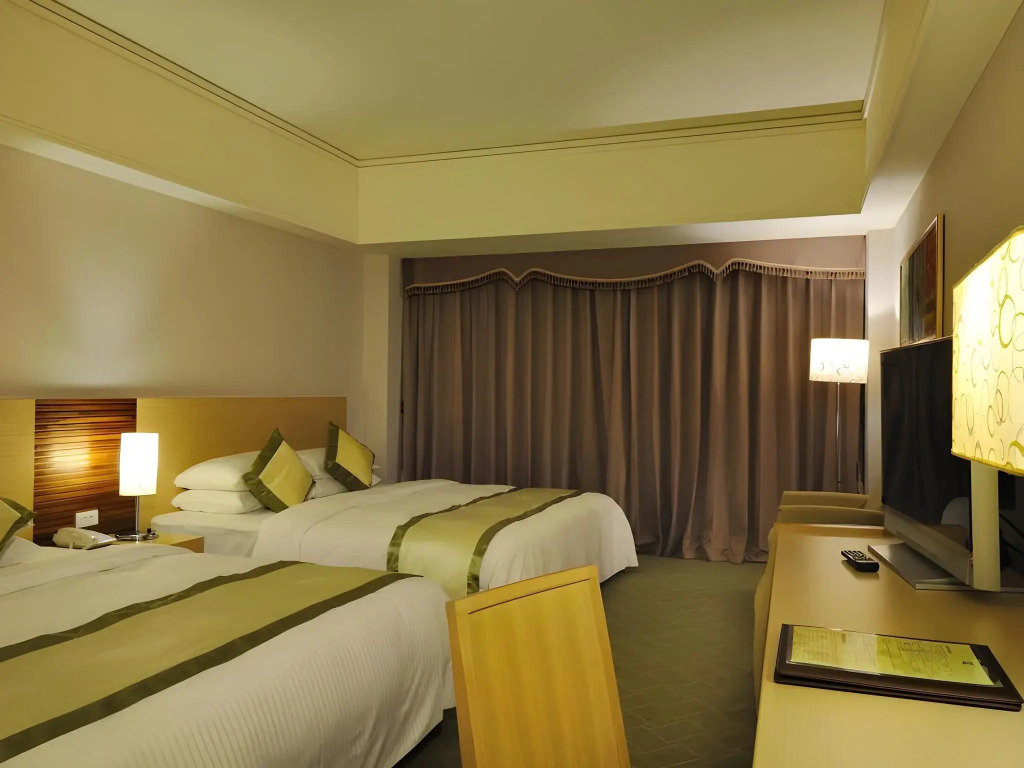 Hoya Hot Springs Resort & Spa