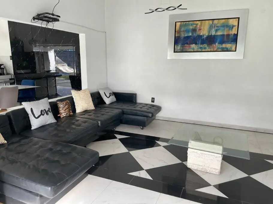 Amplia Eco-casa,alberca, jardín,4 hab,equipada.