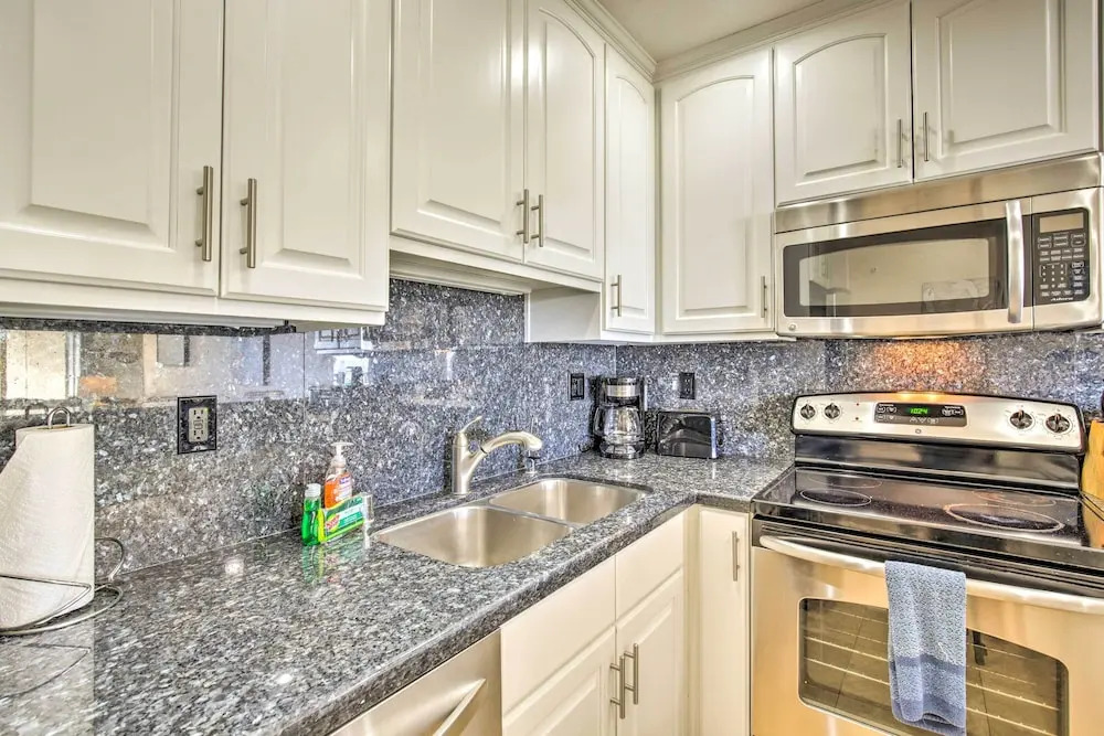 Oceanfront San Diego Condo - Walk to Pacific Beach