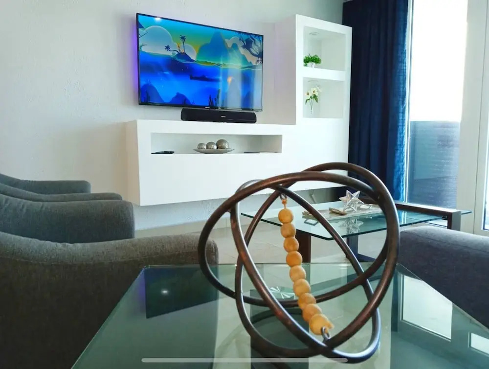 Isla Verde Beachfront Retreat With Parking