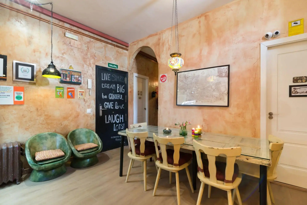 Hostal Artistic B&B