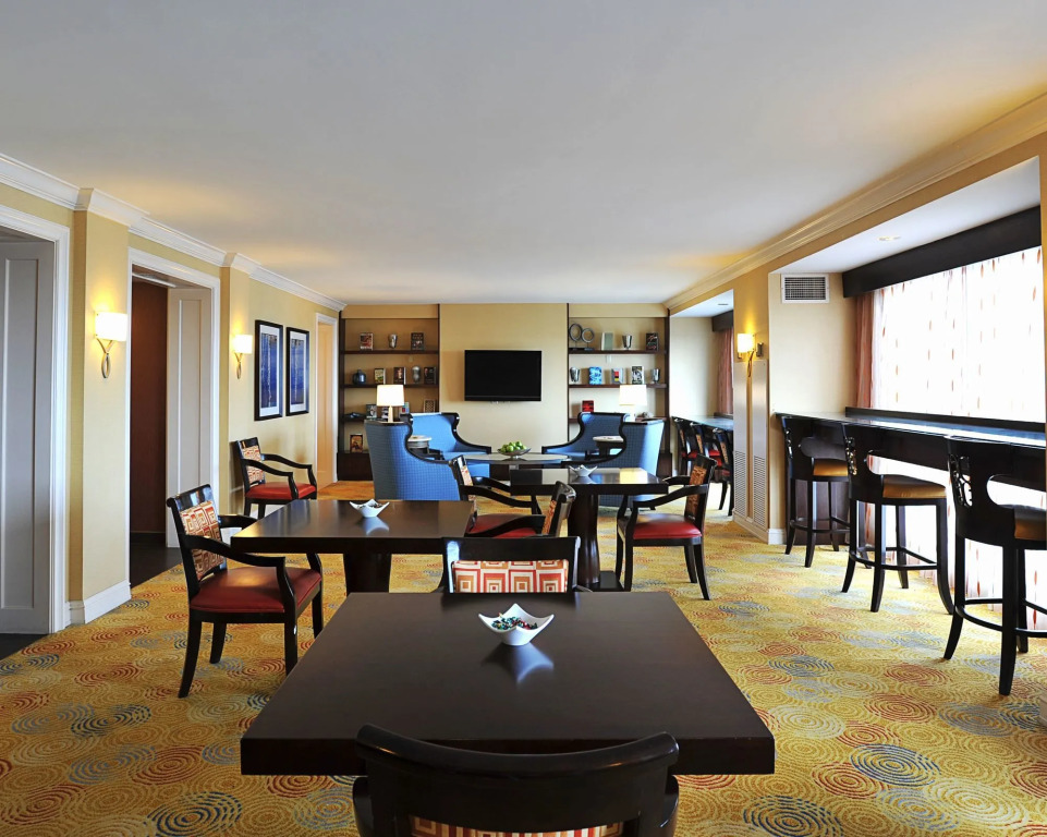 Renaissance Portsmouth-Norfolk Waterfront Hotel