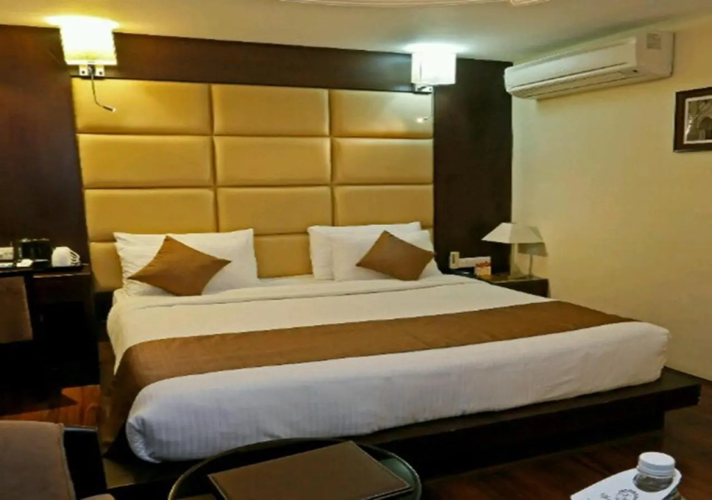 Clarks inn srinagar