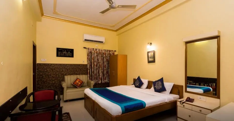 hotel neelam paradise