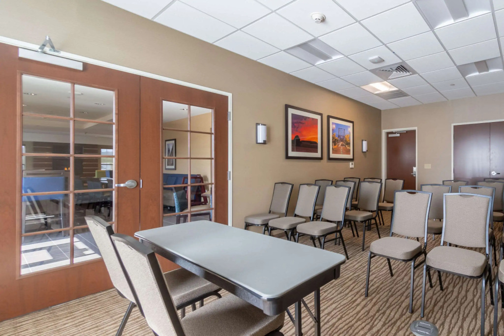 Comfort Inn & Suites - Harrisburg Airport - Hershey South