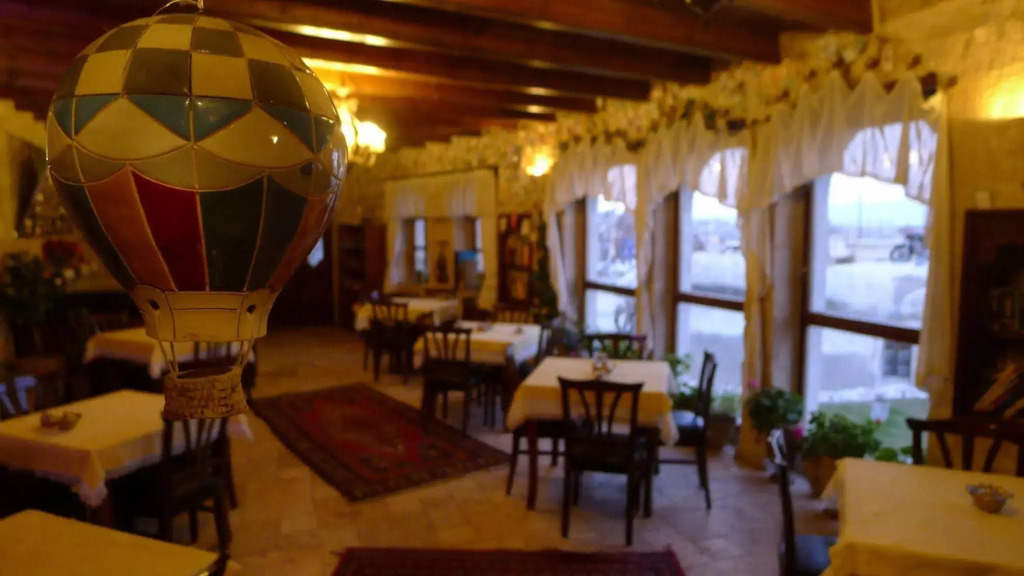Travellers Cave Hotel