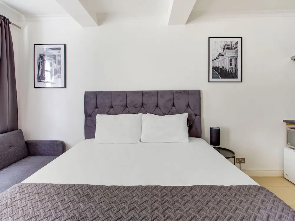 Swanky Apartment in London Near Hyde Park and Big Ben