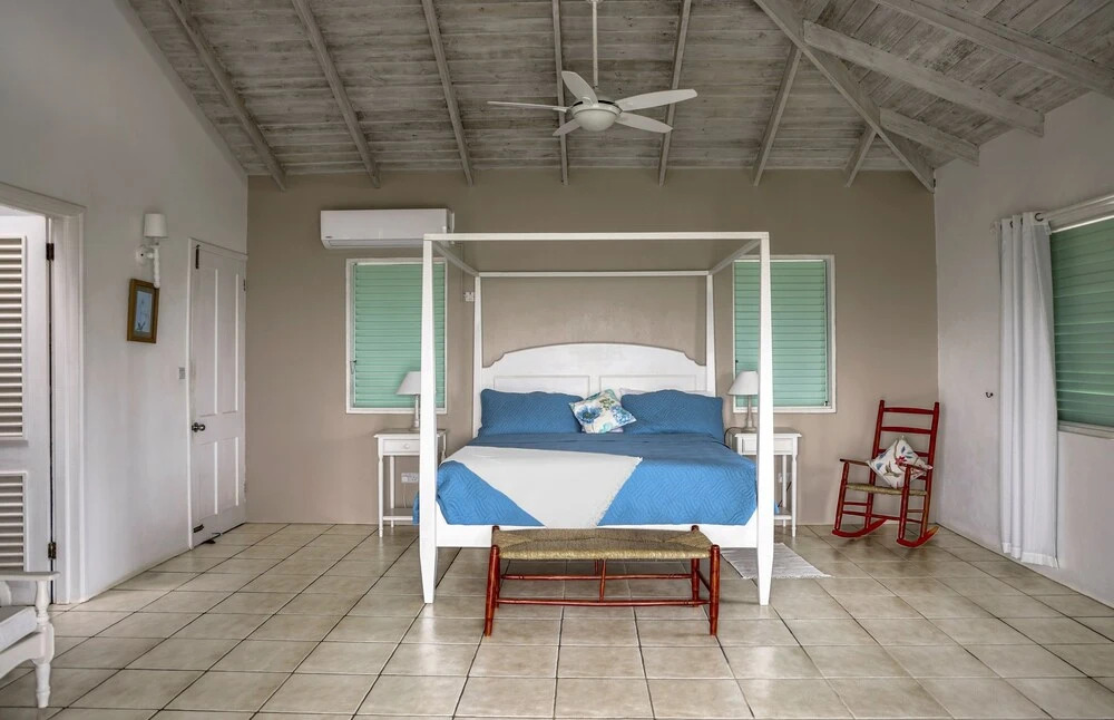 Zephyr Hill - 4 bedroom Villa with awe inspiring views 4 Villa by RedAwning