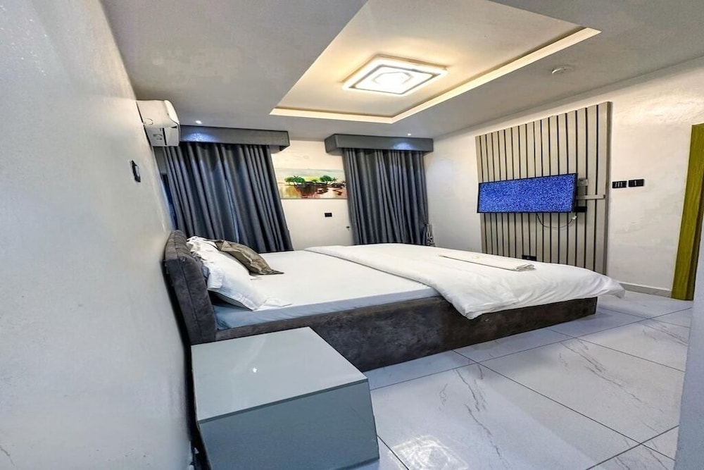 Supreme Apartments
