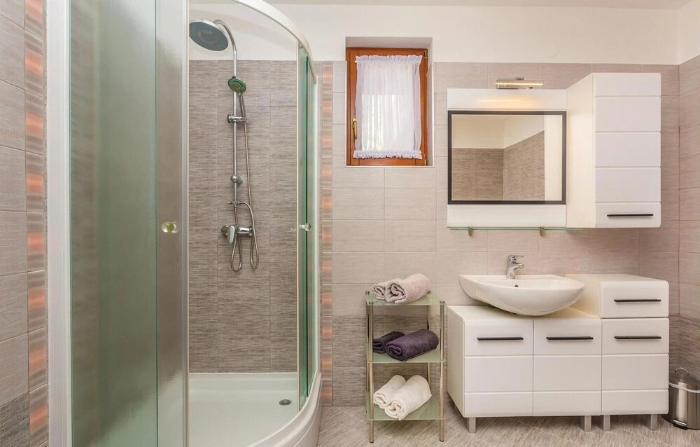 Awesome Home in Cesarica With Wifi and 3 Bedrooms