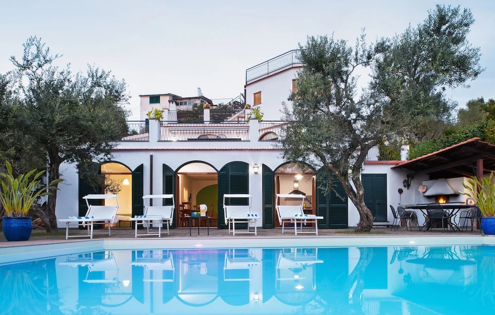 Villa Chez Piè Panoramic Views Pool and Guest Services